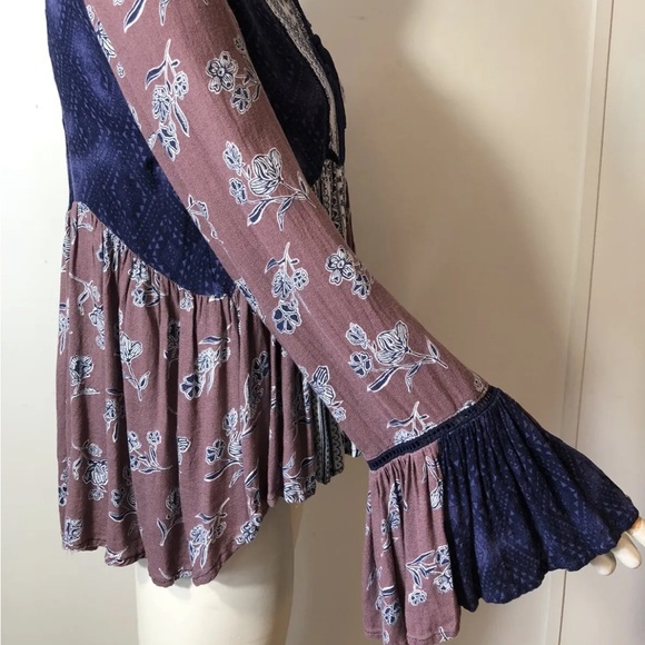 Vintage Havana Peasant Boho Bell Sleeve Navy Blouse - Picture 6 of 8